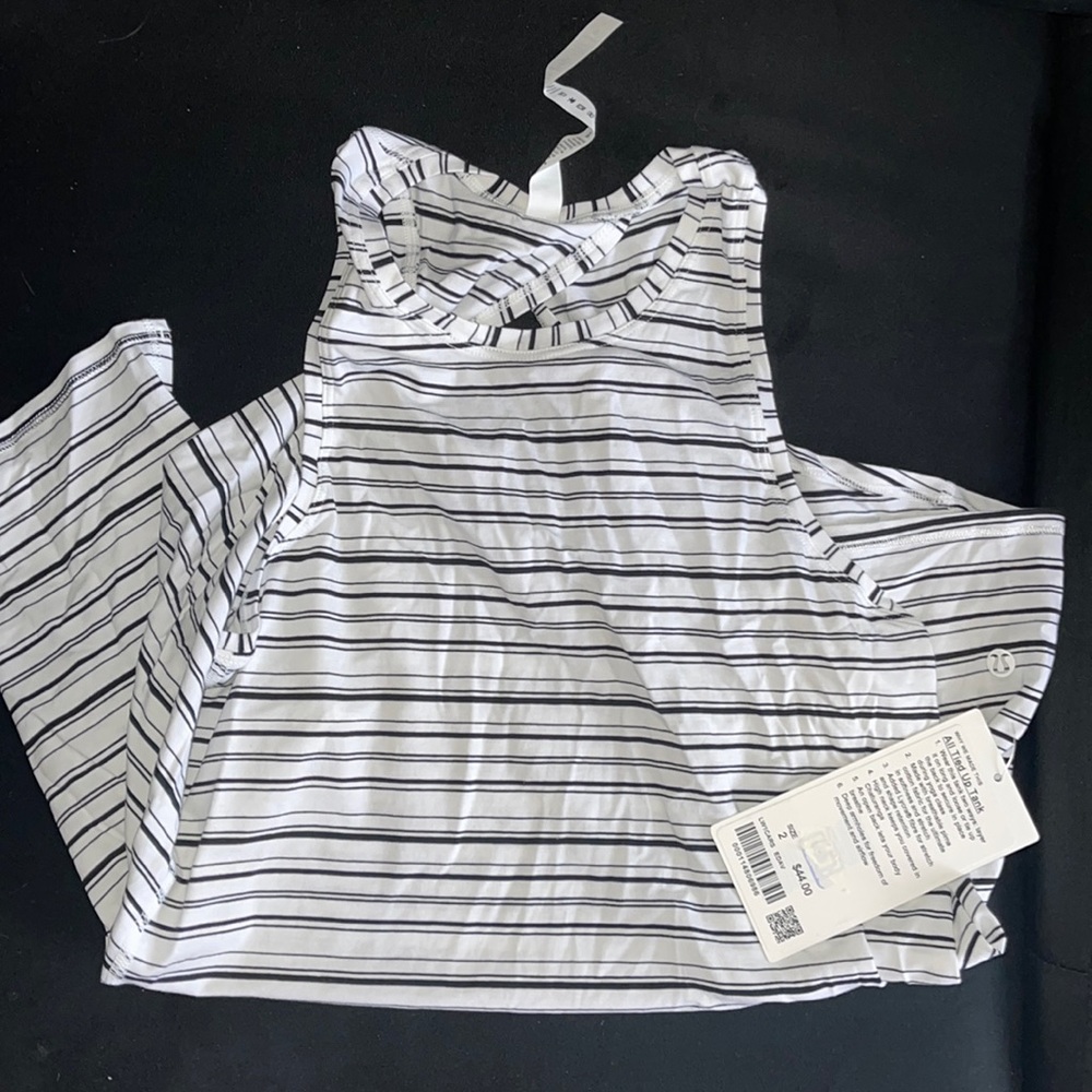 NWT LULULEMON MULTI WEAR TANK